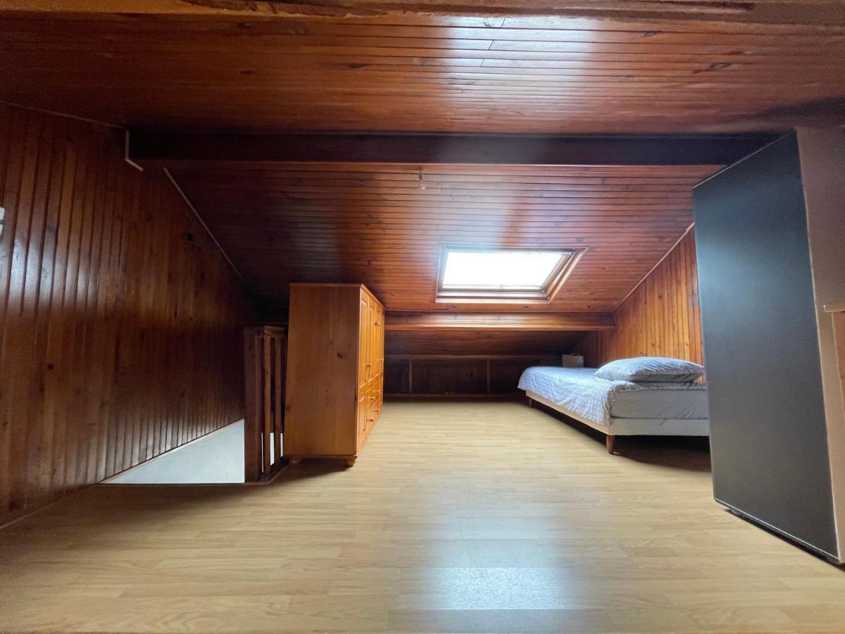 Agreable Appartement Dans Une Maison Saint-Denis  Bagian luar foto