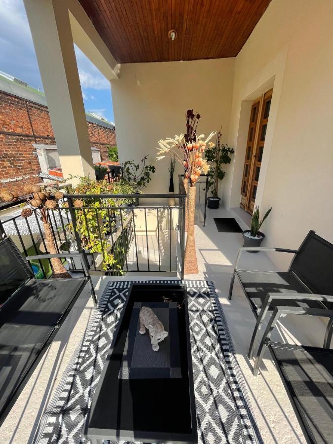 Agreable Appartement Dans Une Maison Saint-Denis  Bagian luar foto